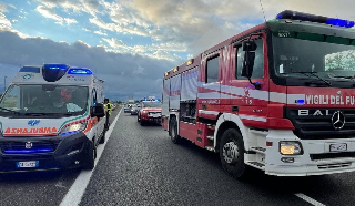 San Giorgio Canavese - Incidente sull’autostrada Torino-Aosta: Bmw finisce contro un cantiere