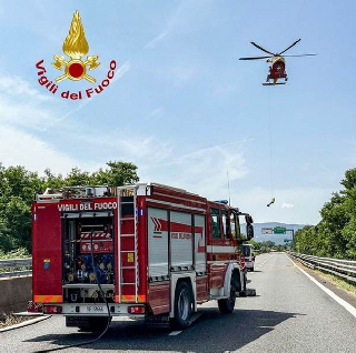 Scontro tra camion e furgone sul raccordo Torino-Pinerolo: traffico in tilt, un ferito