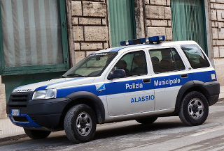 Torino - Due fratelli scappati da casa ritrovati su una panchina ad Alassio
