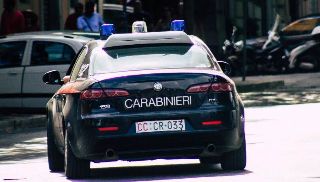 Giaveno - Lite condominiale degenera: minacce e spari, arrestati suocero e genero