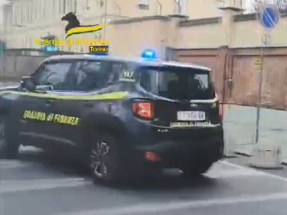 Agliè - Droga e arsenale in casa: arrestato dalla Guardia di Finanza un 58enne
