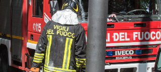 Torino -Incendio nelle cantine: palazzo evacuato, in salvo anche due neonati