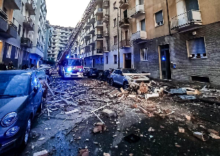 Torino - Esplosione in via Nizza: ipotesi fuga di gas, 44 sfollati e 5 feriti