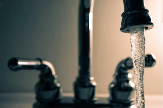 Torino - L’acqua della Città della Salute perfettamente potabile: smentito l’allarme della Cgil