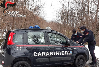 Chianocco - Discarica abusiva di rifiuti edili e un’auto abbandonata: sequestro e denuncia per il responsabile