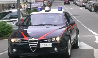 Torino - Tentano di rubare in un cantiere con una bambina in braccio: arrestati