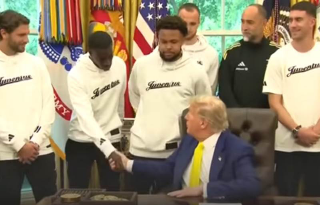 Juventus - L’incontro con Trump crea imbarazzo a Weah: "Io voglio solo giocare a calcio"
