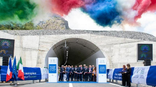 Nuova canna del Traforo del Frejus: completata l’opera, da oggi via al traffico tra Italia e Francia