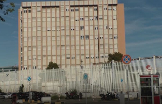 Torino - Alta tensione nel carcere: agenti aggrediti e detenuti sul tetto in segno di protesta