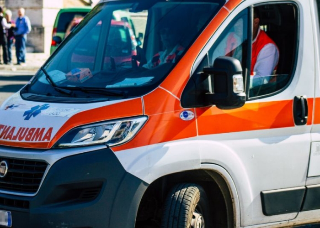 Torino - Tragedia della solitudine: uomo trovato morto in casa dopo giorni